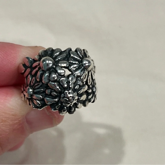 James Avery Retired Flower Mound Dome Ring .925 Sterling Silver Size 5 - Picture 12 of 15